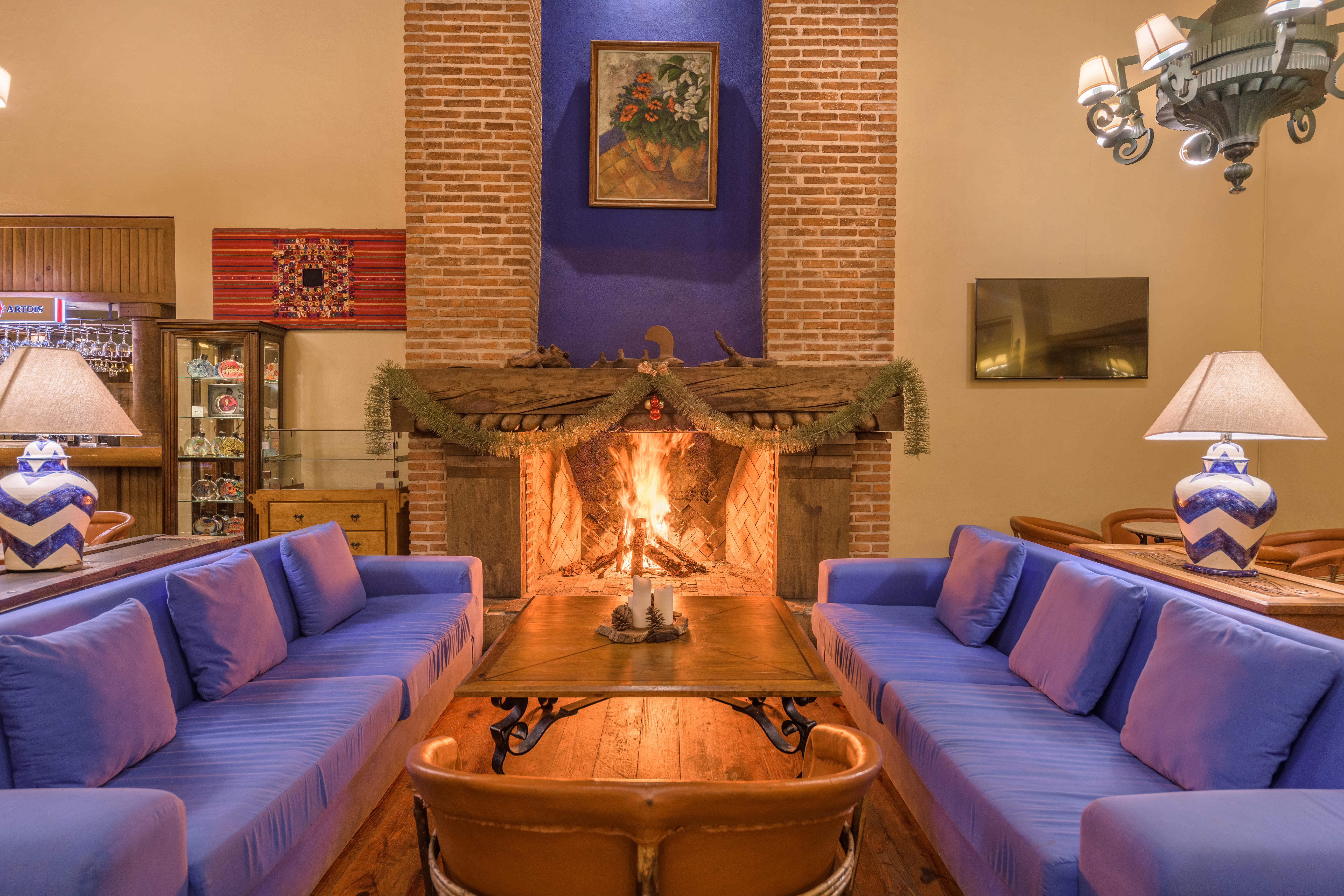Country Club Hotel