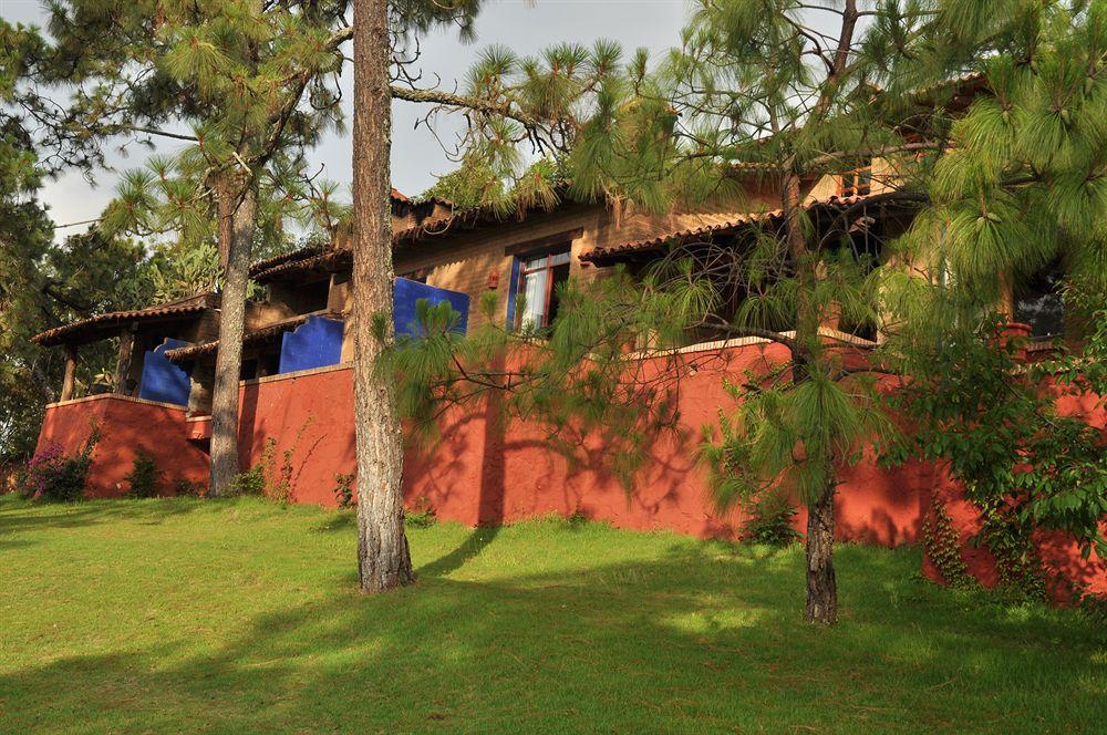 Country Club Hotel