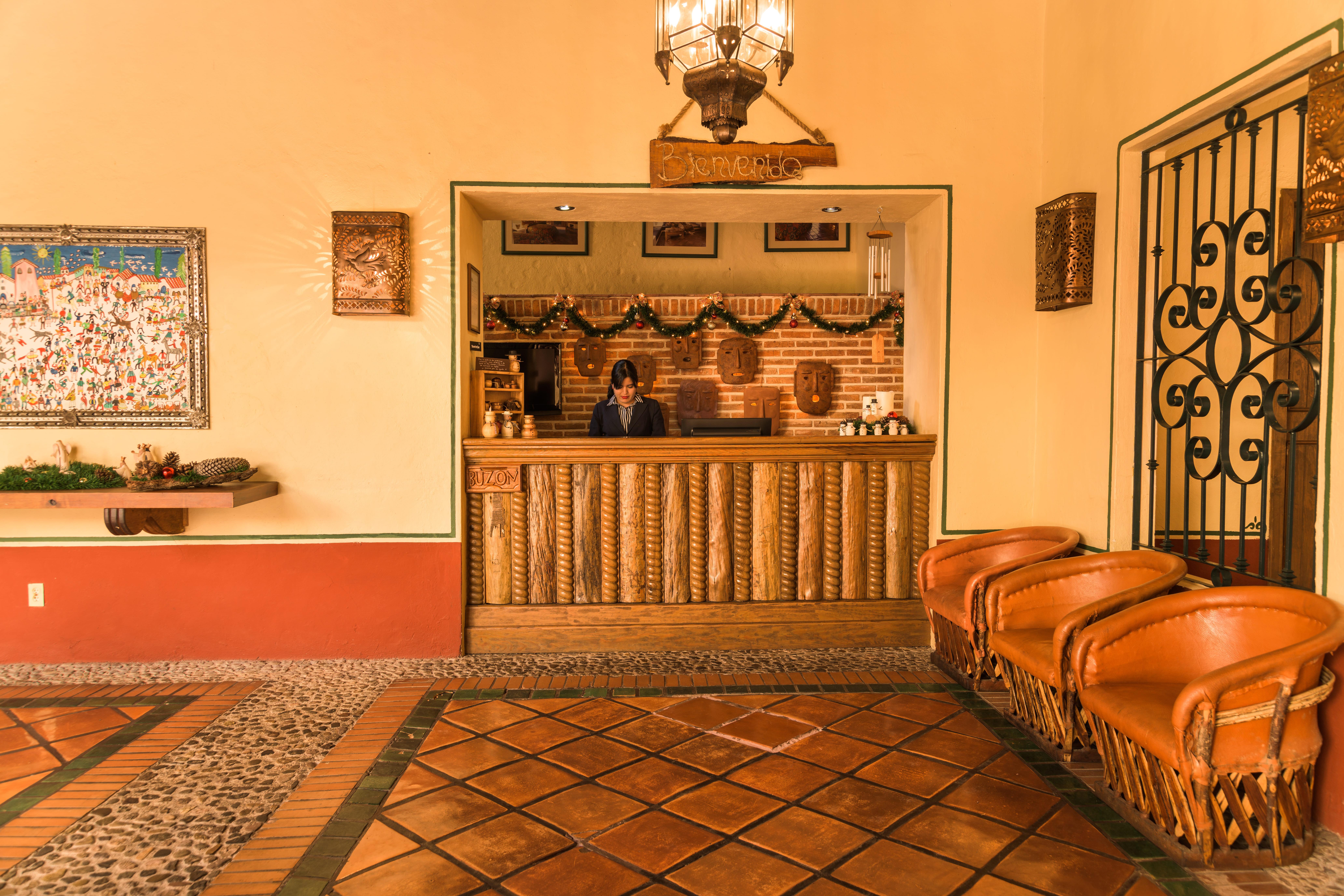 Country Club Hotel